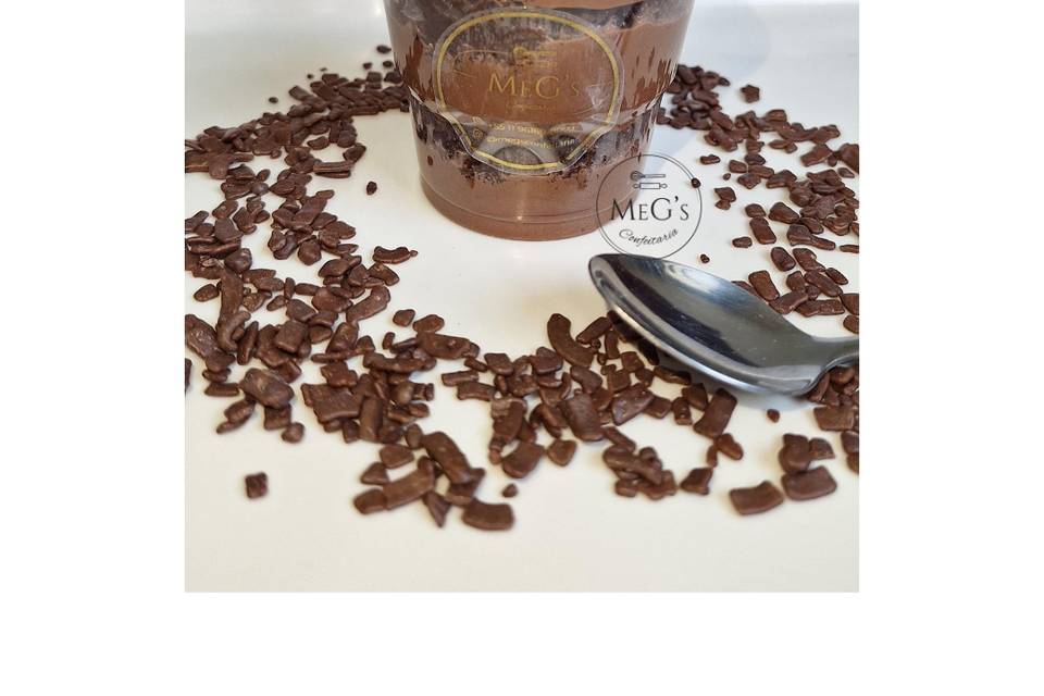 Bolo na taça de chocolate