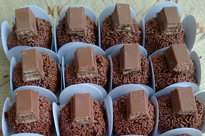 Brigadeiro com KitKat