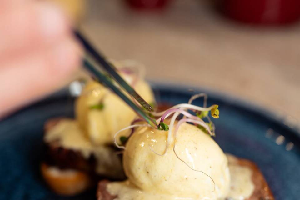 Eggs Benedict