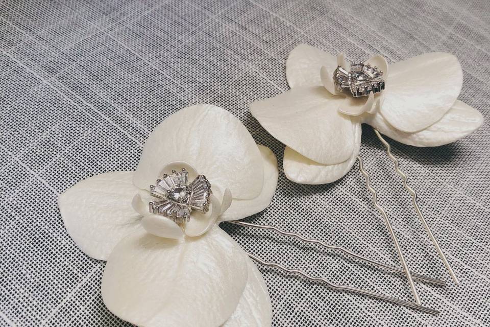 Orquídeas em porcelana fria