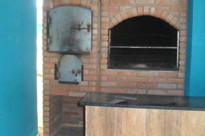 Churrasqueira e forno a lenha