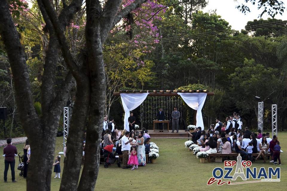 Casamento na área externa