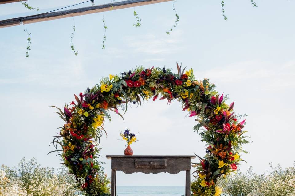 Arco cerimônia na praia