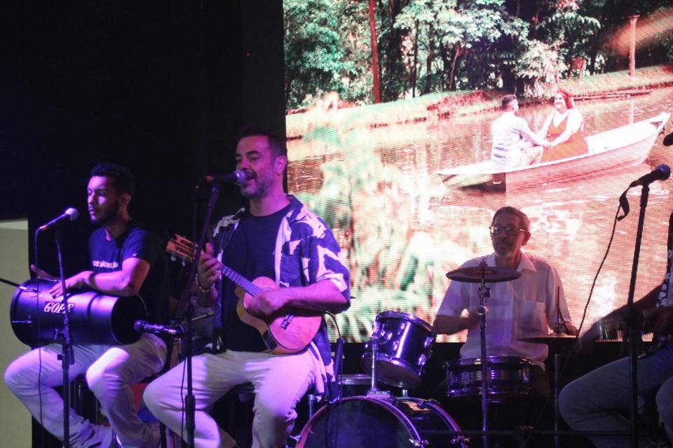 Cantando