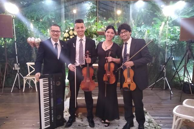 Trio de cordas + Teclado