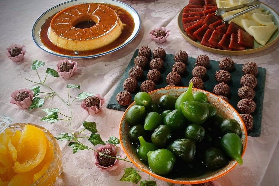 Mesa de doces mineiros