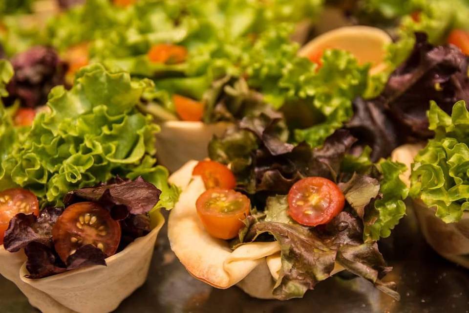 Salada na cesta