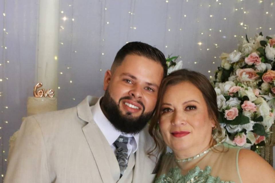 Noivo e mãe.