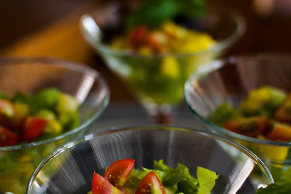 Salada tropical na taça