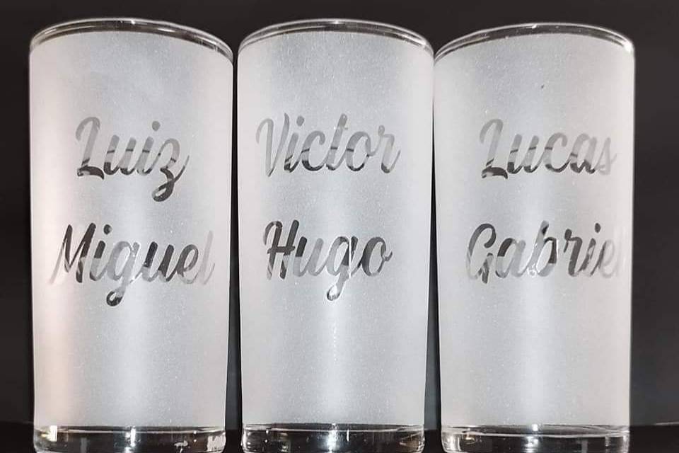 Copos de suco personalizados