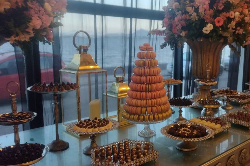 Linda mesa de doces finos