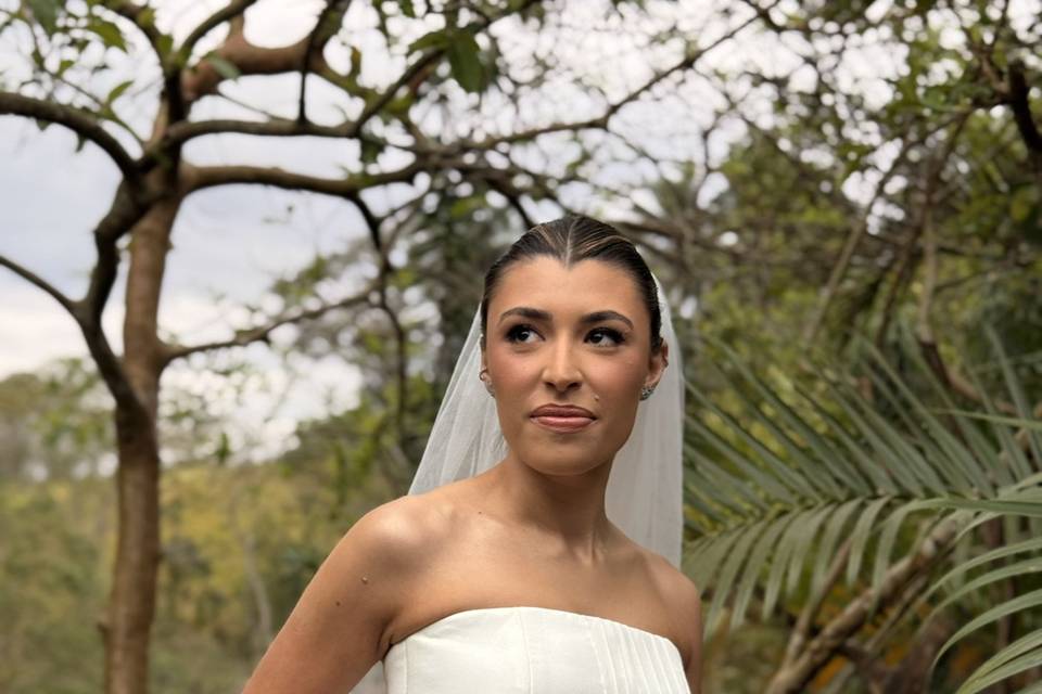 Combo de Penteado e Maquiagem