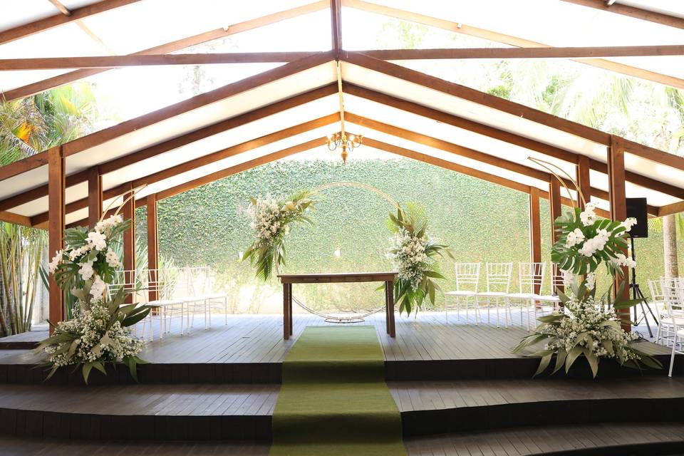 Área de Cerimônia Com Cobertur