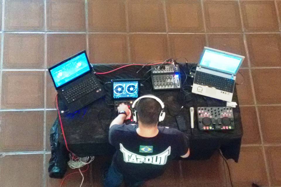 Mesa DJ Rapel