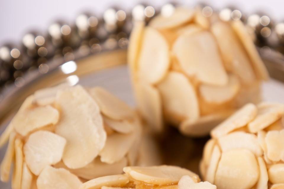 Doce de leite com amêndoas