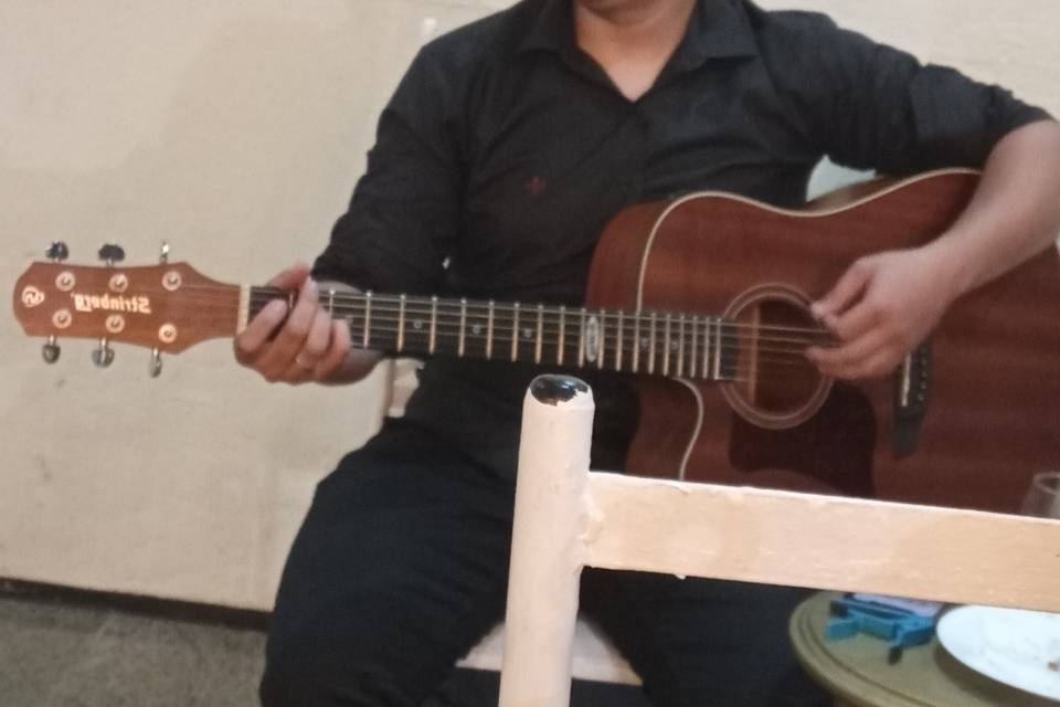 Violão: Bruno