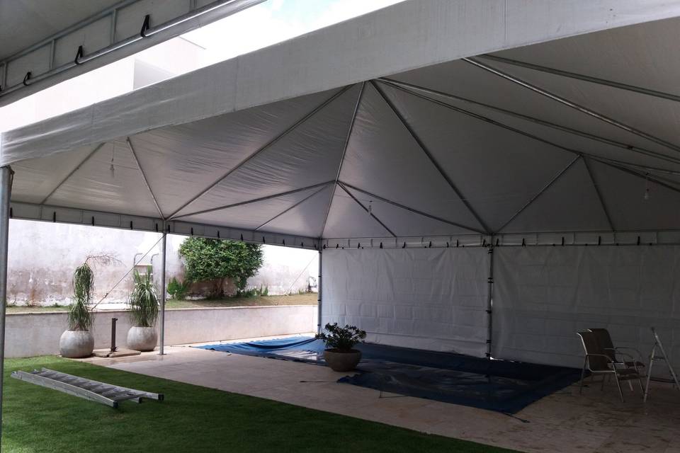 Interior da tenda 10x10m