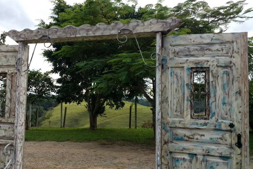 Porta p/ casamento no campo