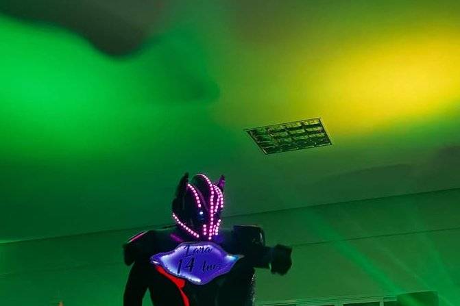 Robô led