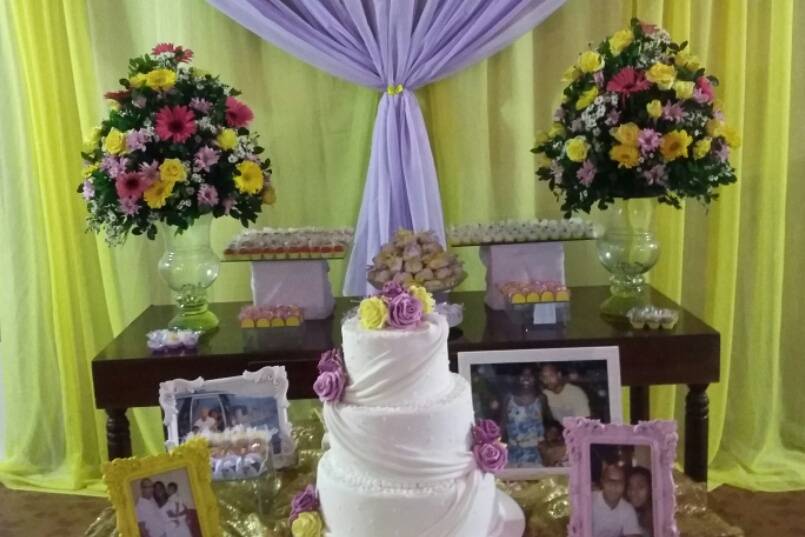 Casamento amarelo com lilás