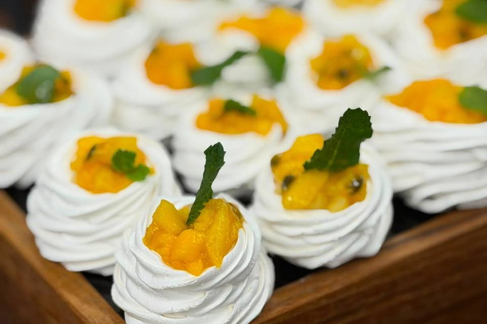 Mini pavlova