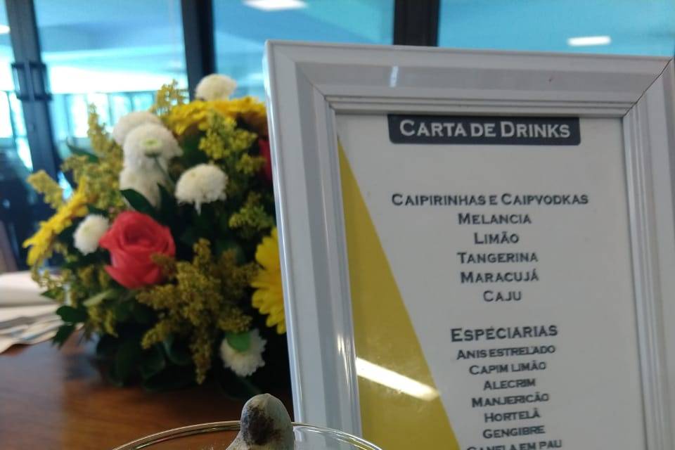 Drink de cajú com tangerina.