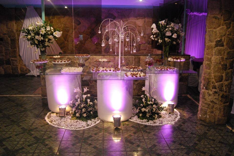 Mesa de chocolates - lilás