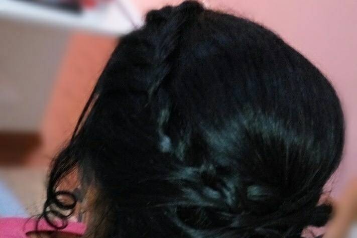 Penteado meio preso