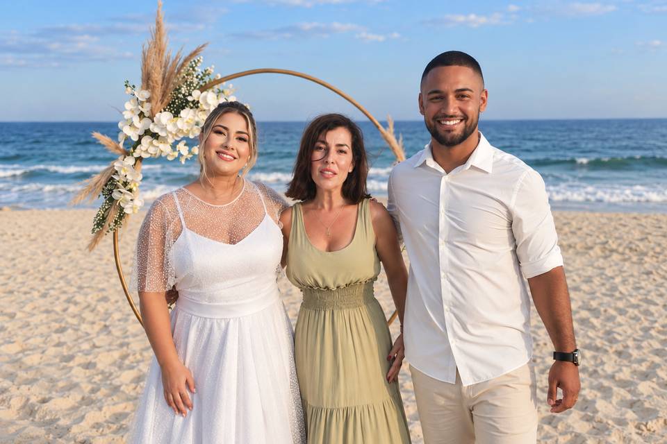 Casal na praia com Valeria