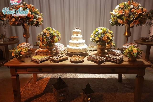 Bolo casamento com rosas 2 - Delicias Caseiras Festas e Eventos