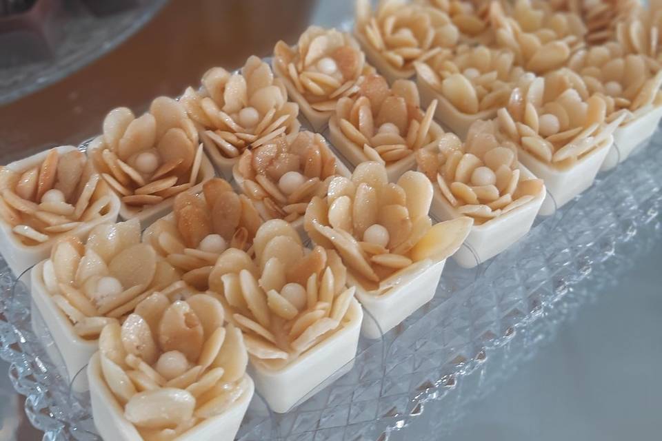 Caixinha de flor de amêndoas