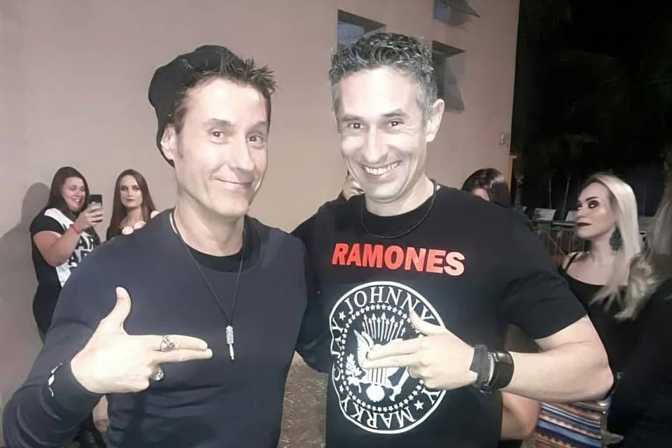 Com Dinho Ouro Preto