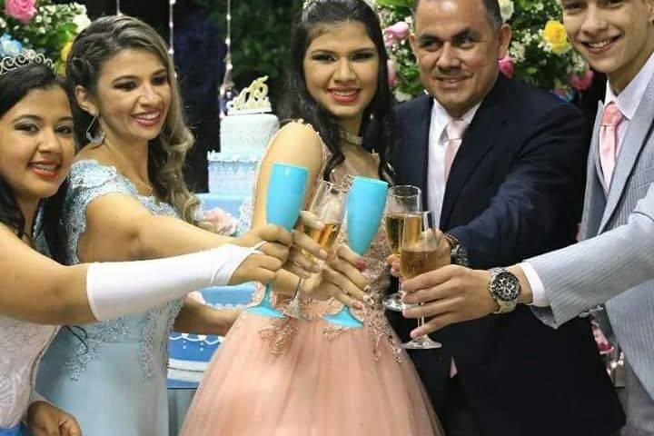 Debutante e Família