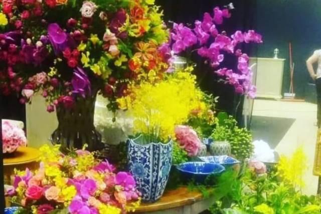 Mesas de bolos flores exóticas