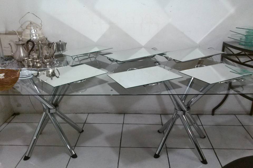 Mesa vidro com bandejas espelhadas