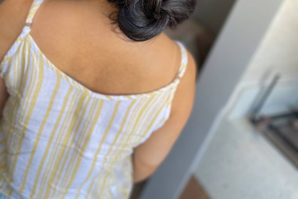 Penteado coque baixo