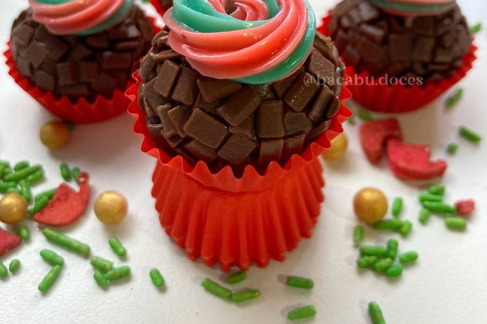 Brigadeiro decorado.