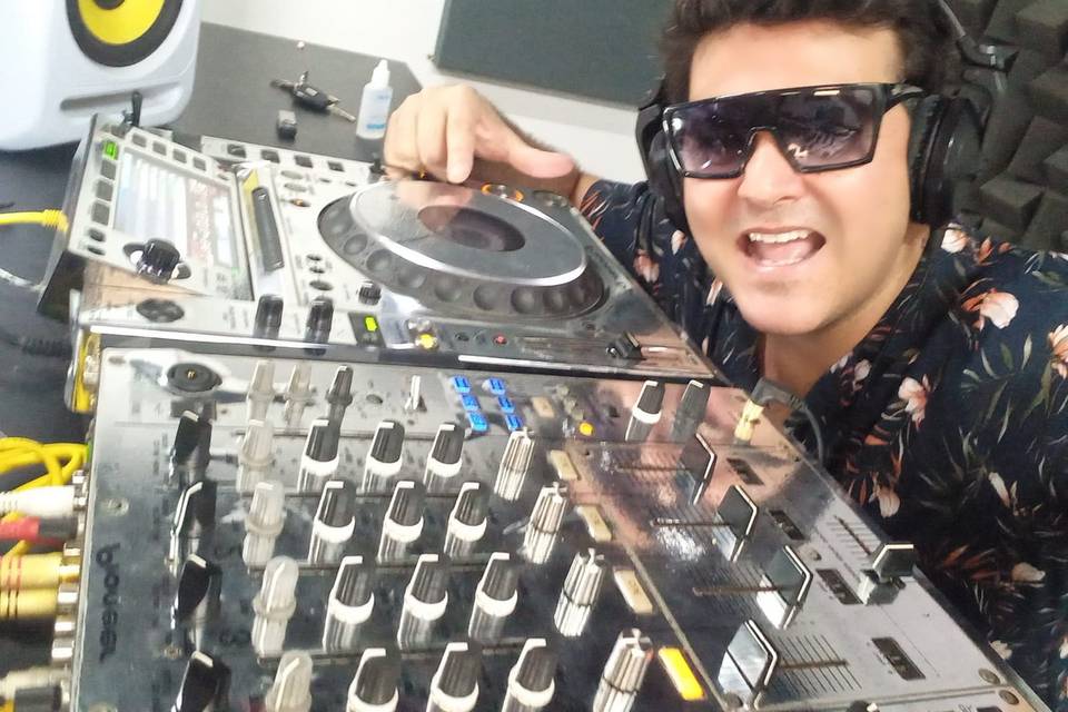DJ Flavio Pingarilho
