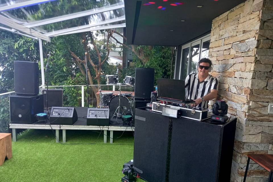 Som com P.A para banda e DJ