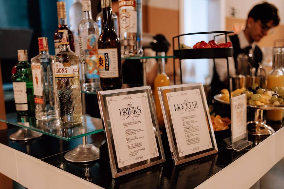 Essence Bar