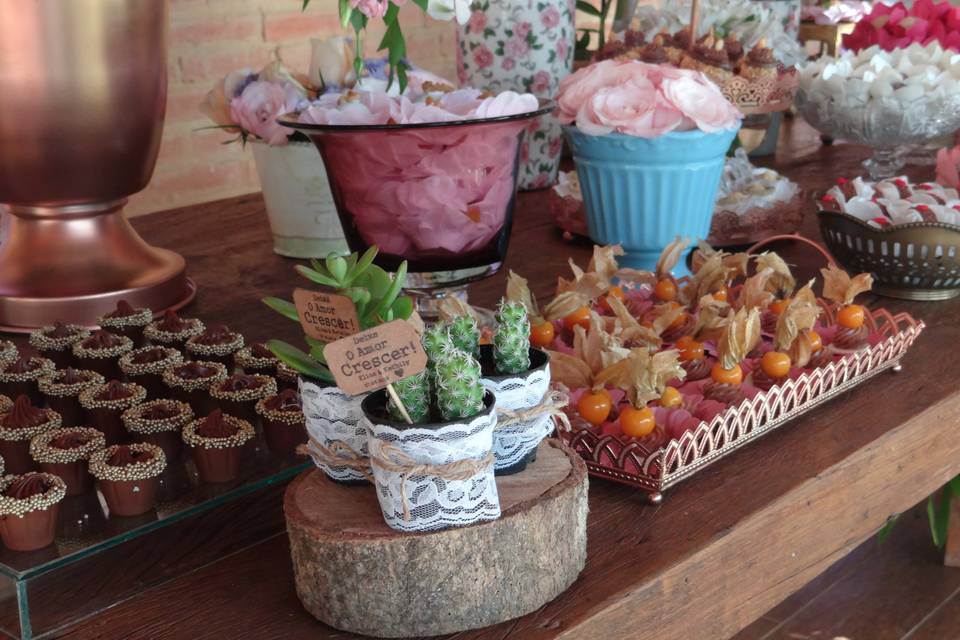 Decoração Mesa de bolo e doce