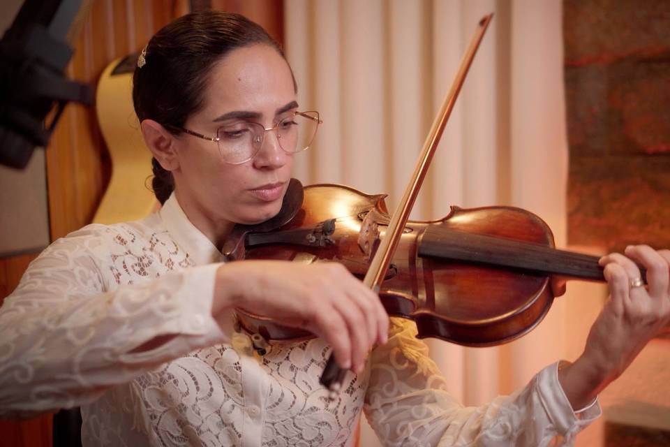 VIOLINISTAS DO MELODIA DO AMOR