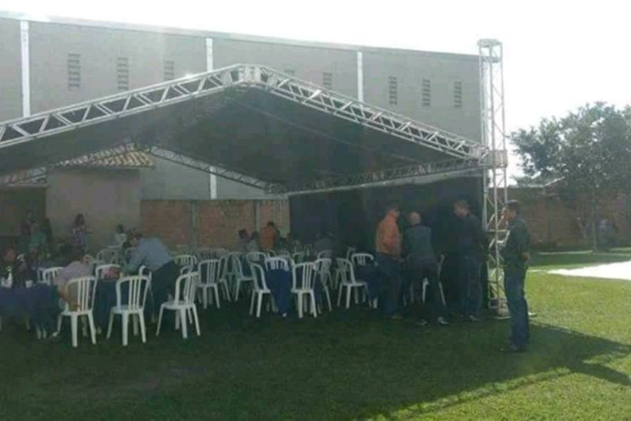 Tenda espaço para almoço