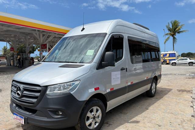 Vans de 8 e 15 lugares