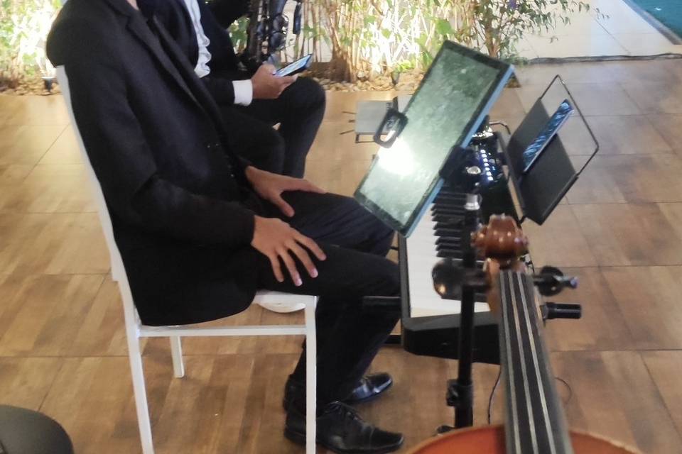 Violino+sax+violão+piano