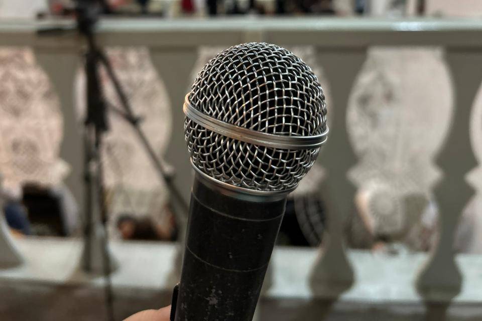 Microfone em destaque