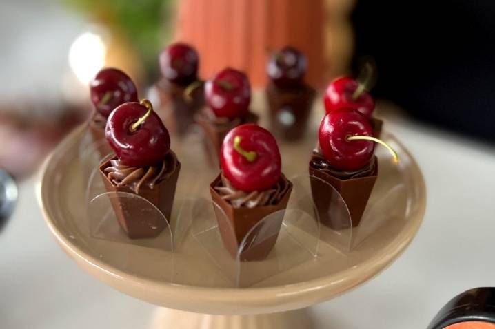 Cereja com brigadeiro gourmet