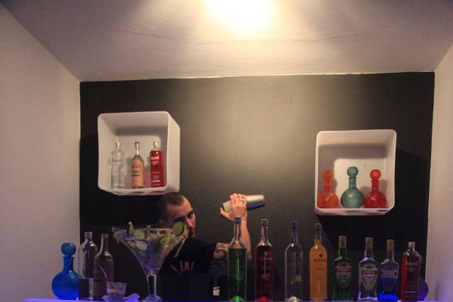 Bar moblo iluminado
