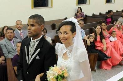 Casal no altar