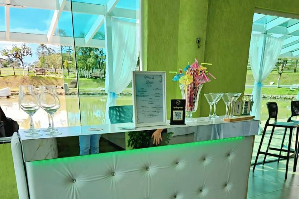 Bar branco Capitoe